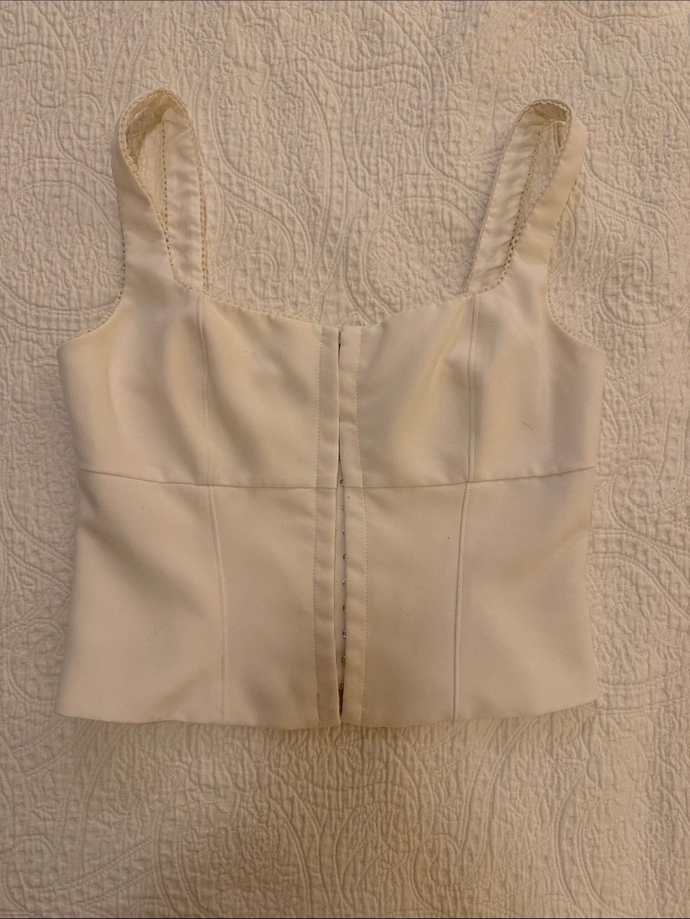 White Fox Boutique Cream Square-Neck Cropped Cami